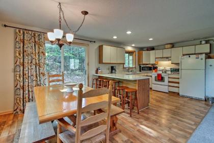 Spacious Home Adjacent to Mt Snow with Game Room! - image 5